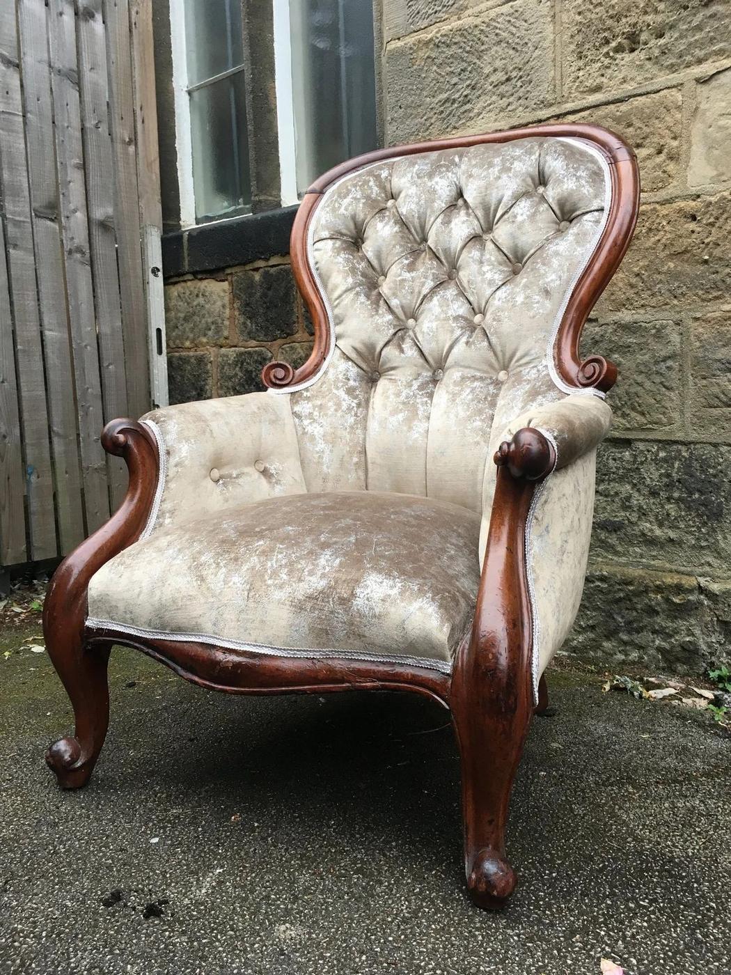 Victorian spoon-back chair in silver velvet